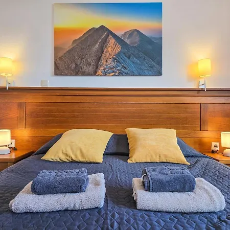 아파트 Edel View! 1br Ap With Mountain View In 반스코